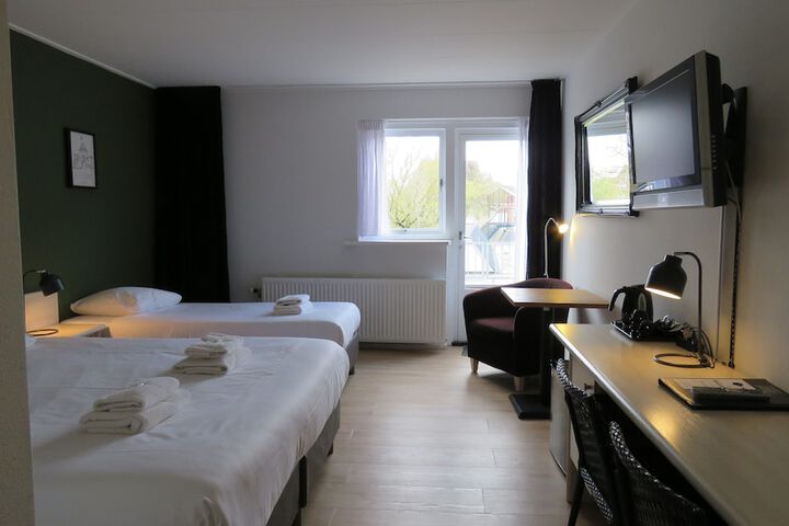 Room 4 of 45