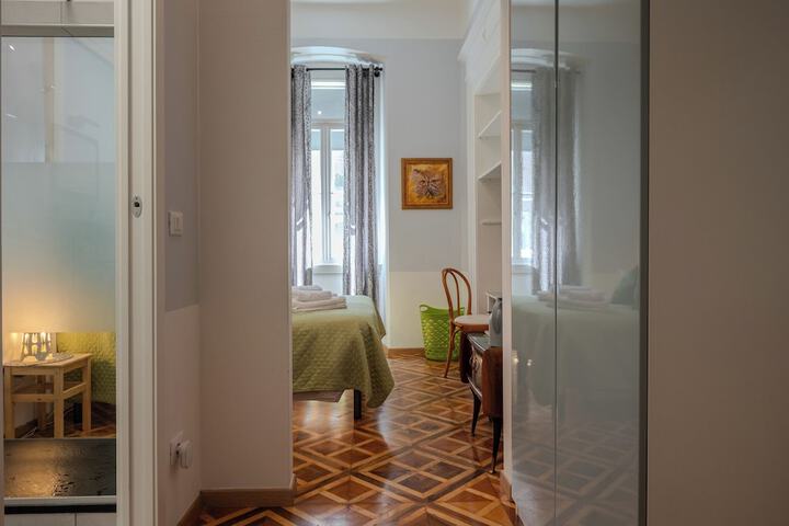 Room 7 of 71