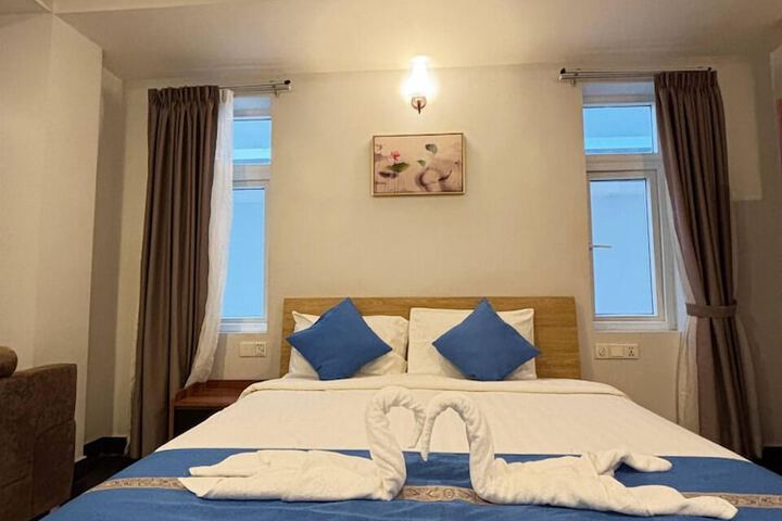 Room 4 of 24