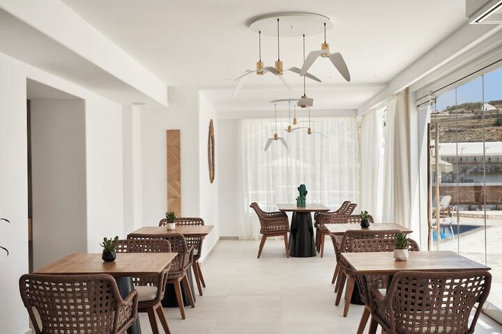 Dining 96 of 110