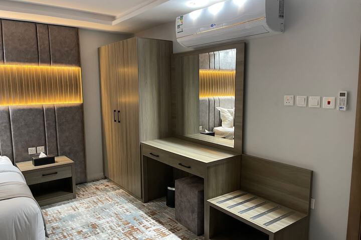 Room 14 of 68