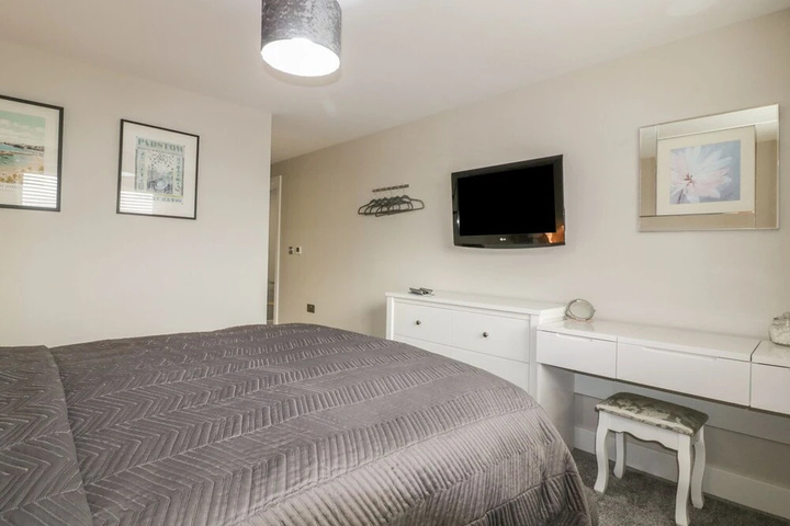Room 3 of 12