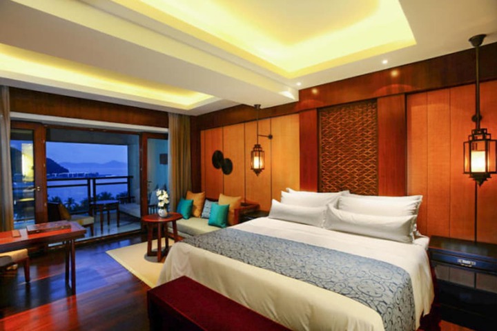 Room 2 of 42