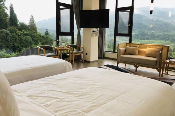 Pengzhou Longmen Four Seasons Homestay