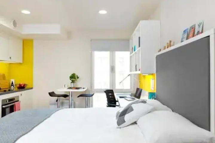 Room 3 of 9