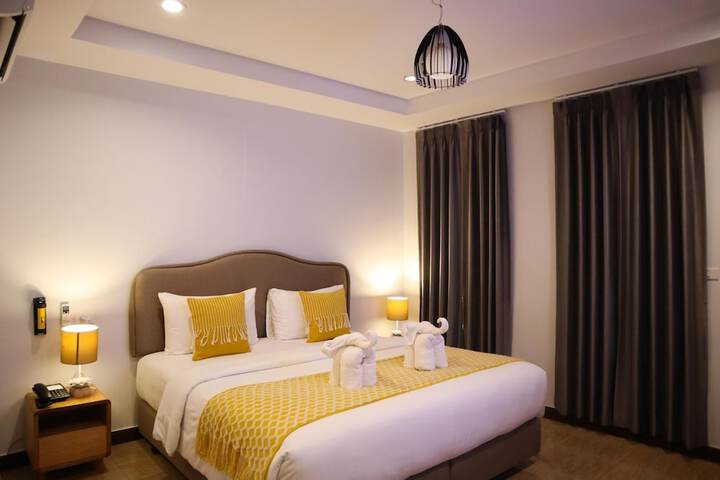 Room 33 of 76