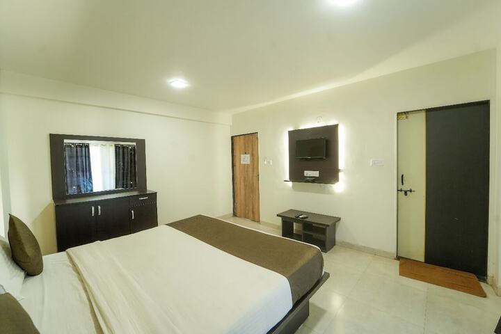 Room 2 of 24