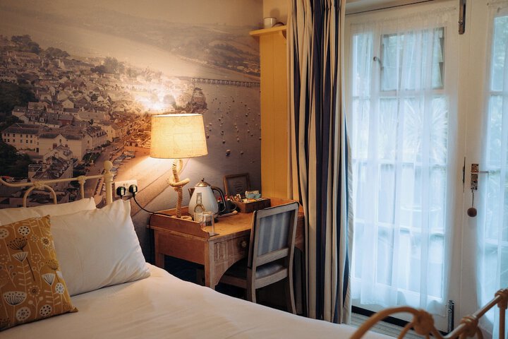 Room 8 of 25