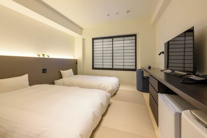 Room 25 of 93