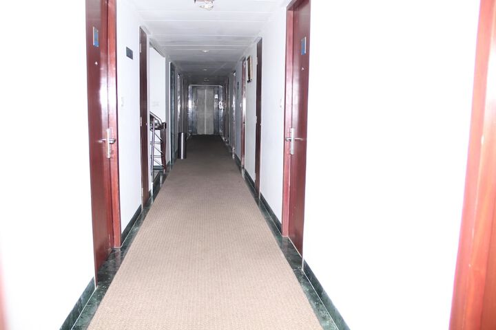 Ballroom/Hall 30 of 43