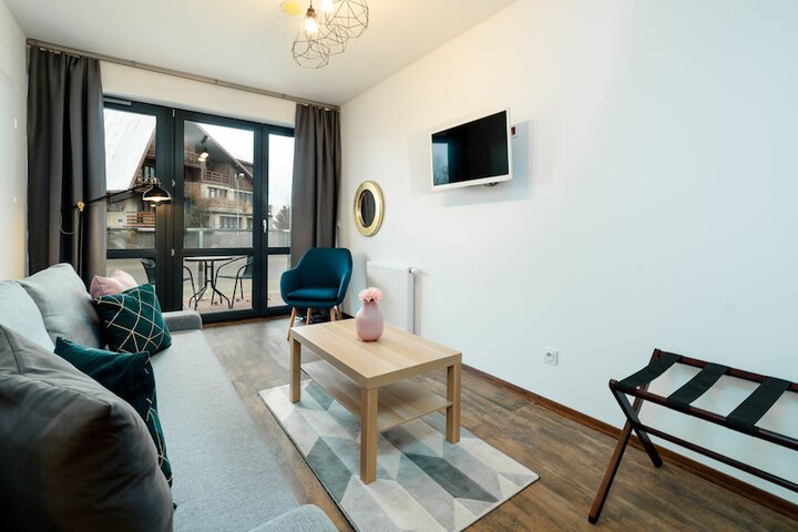 Room 202 of 375