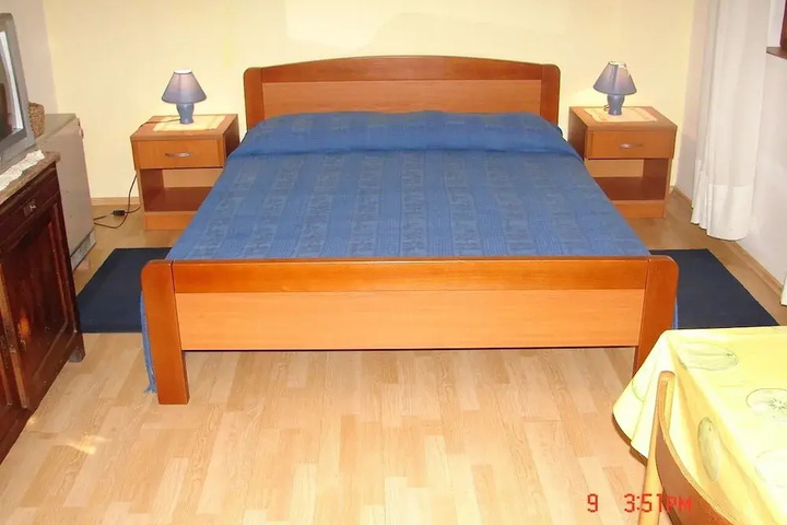 Room 3 of 9