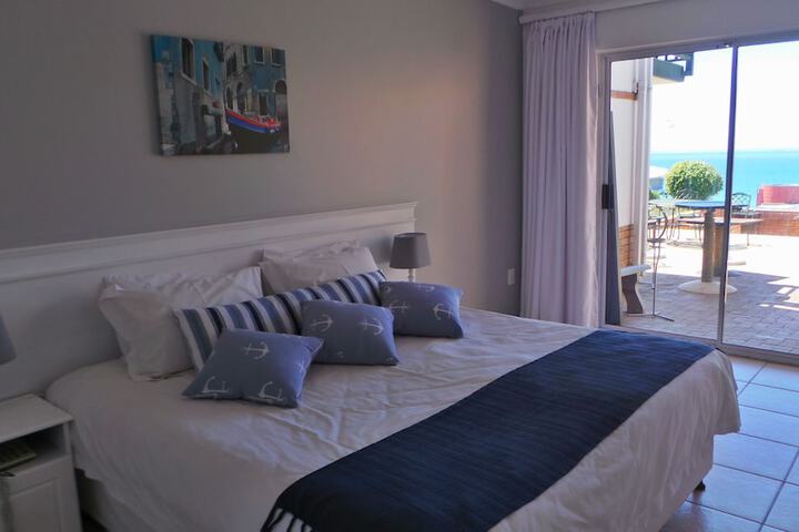 Room 7 of 25