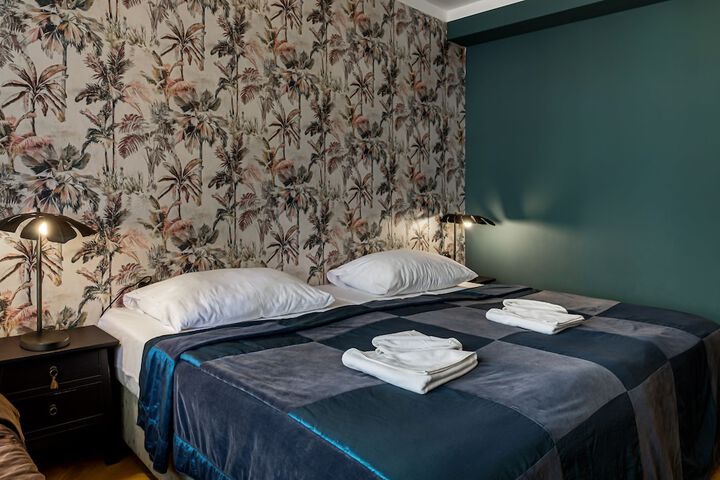 Room 8 of 24