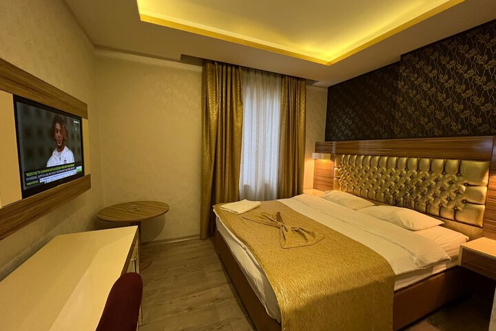 Room 16 of 65