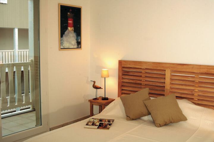 Room 2 of 16