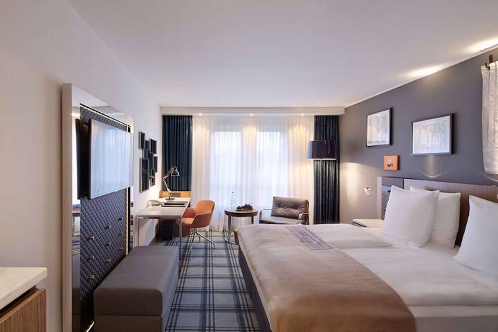 Room 30 of 306