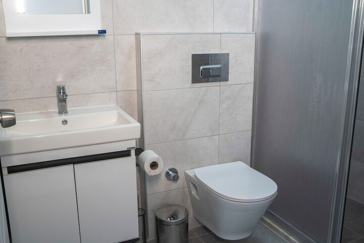 Room 16 of 37