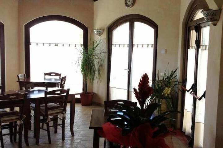 Breakfast area