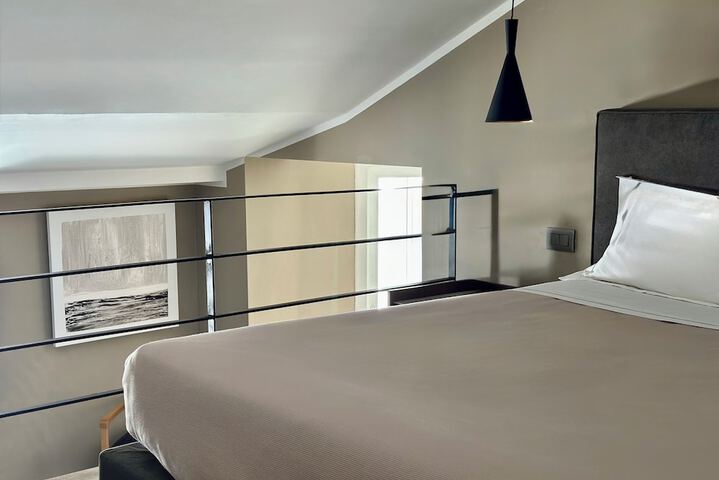 Room 41 of 85