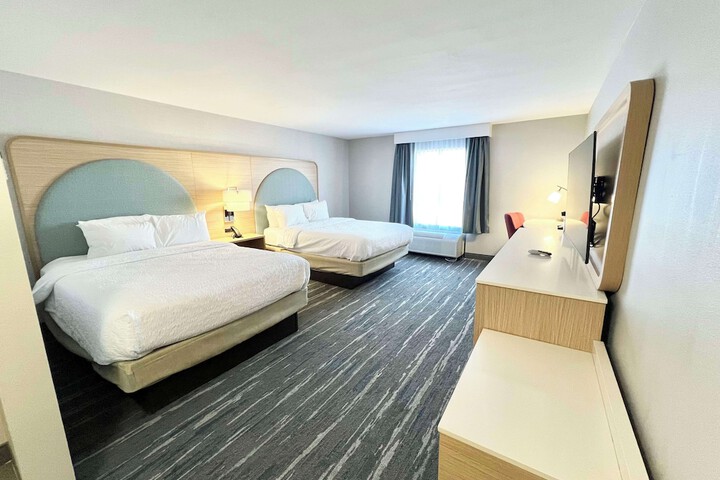 2 Queen Beds (4 of 8)