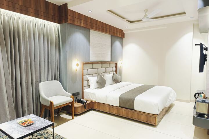 Room 45 of 76