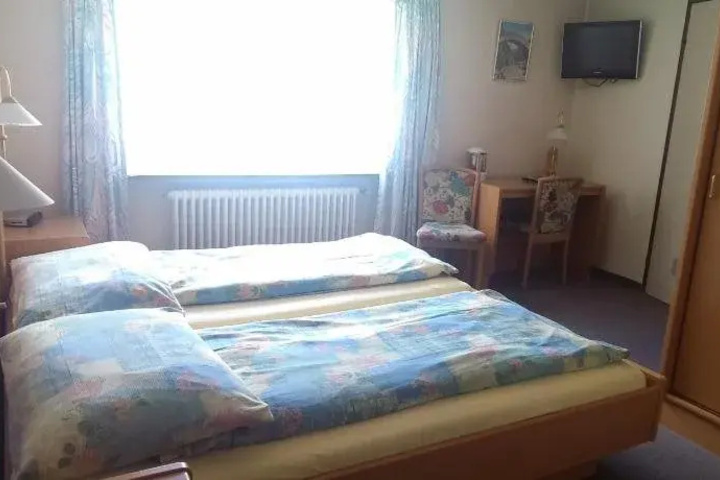 Room 5 of 20