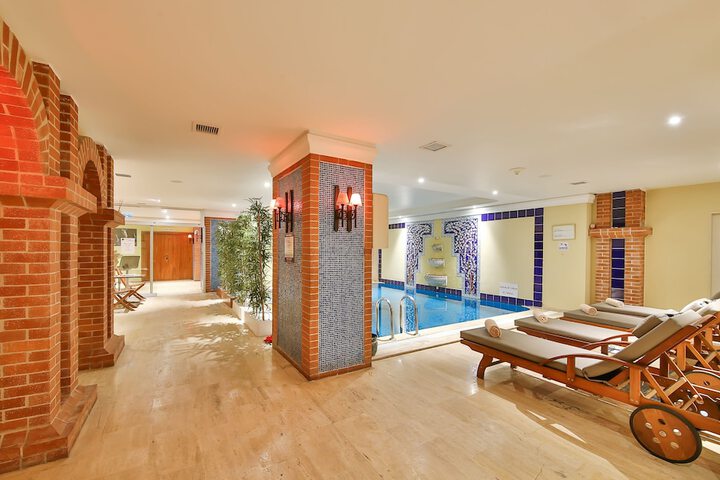 Pool 52 of 133