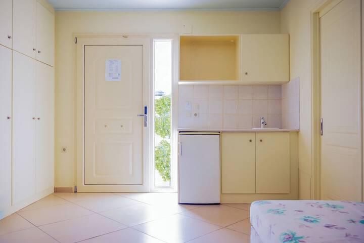 Room 104 of 194