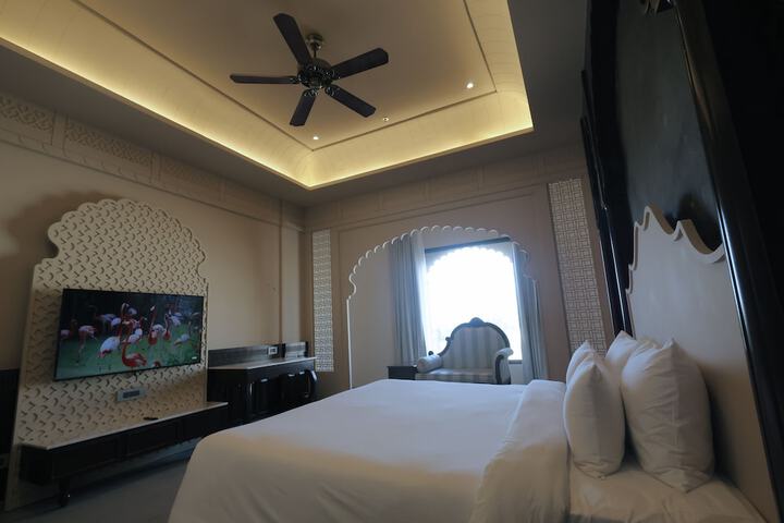 Room 18 of 51