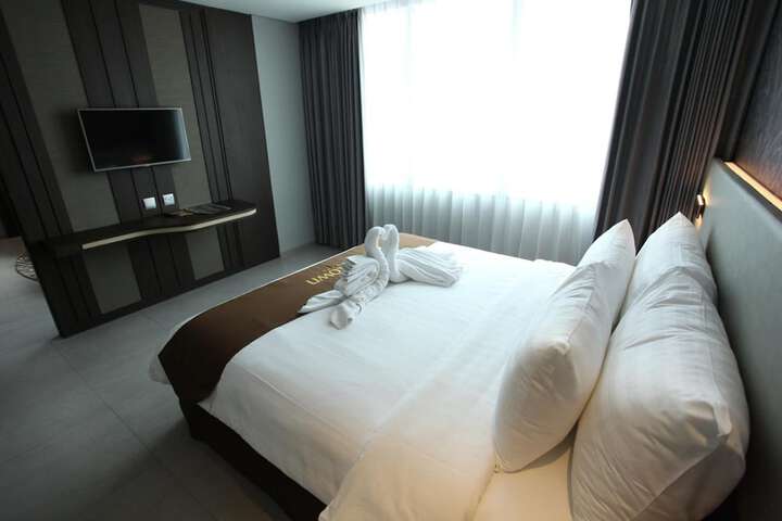 Room 9 of 53
