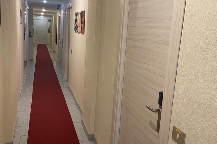 Hotel 33 of 33