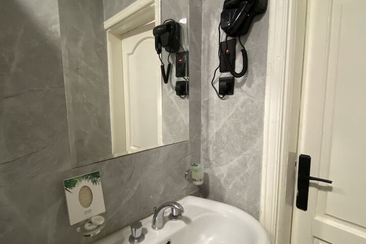 Room 21 of 24