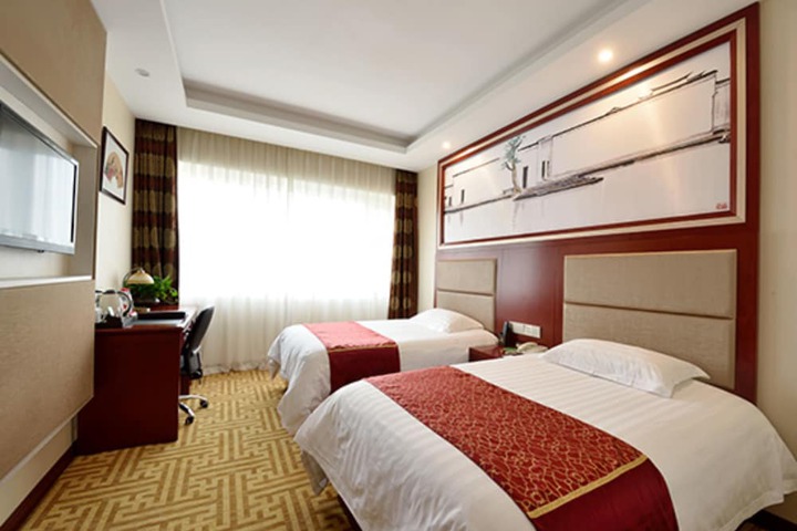 Room 9 of 29