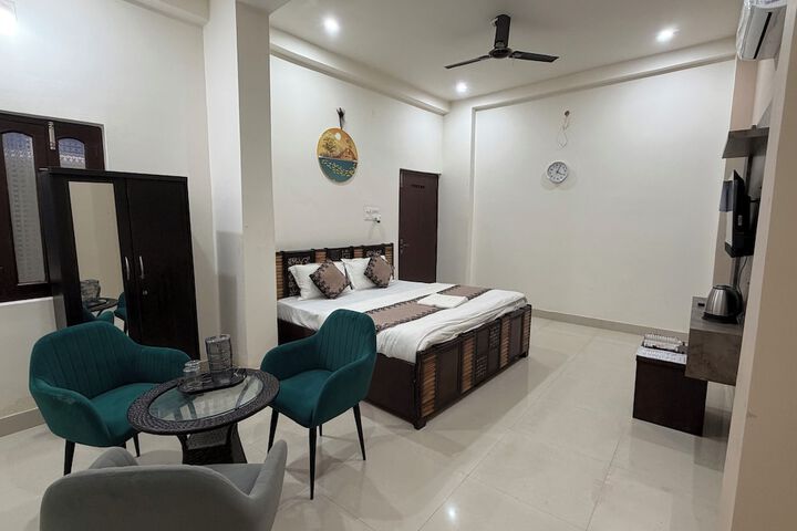Room 5 of 23