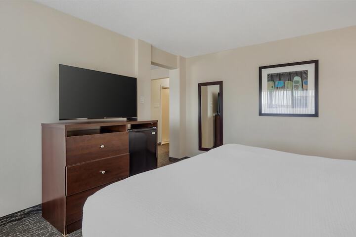Room 6 of 61