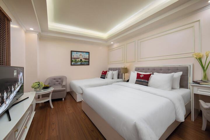 Room 8 of 94