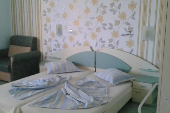 Room 3 of 18