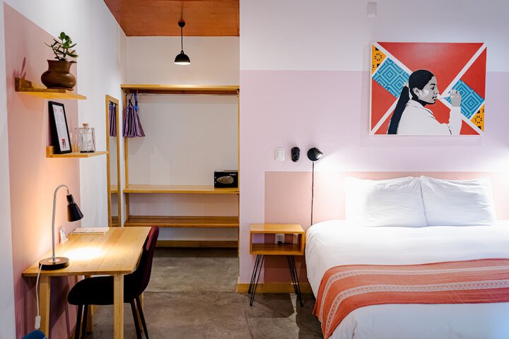 Room 7 of 92