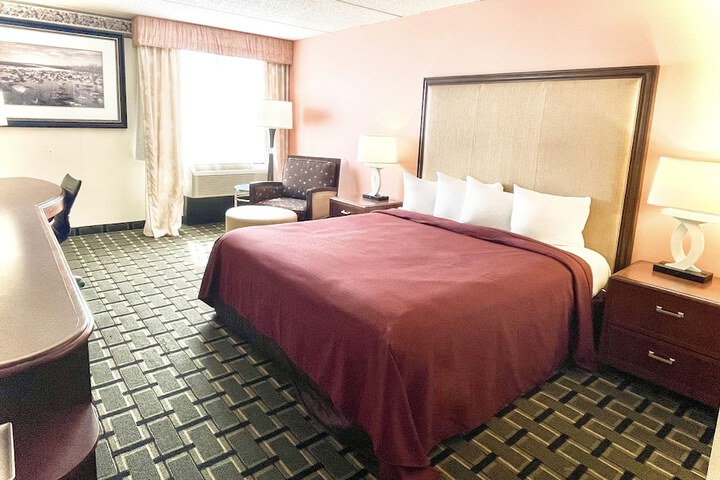 Standard King Bed Accessible (1 of 8)