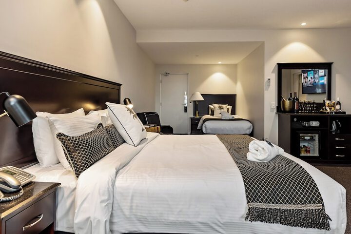 Room 16 of 36