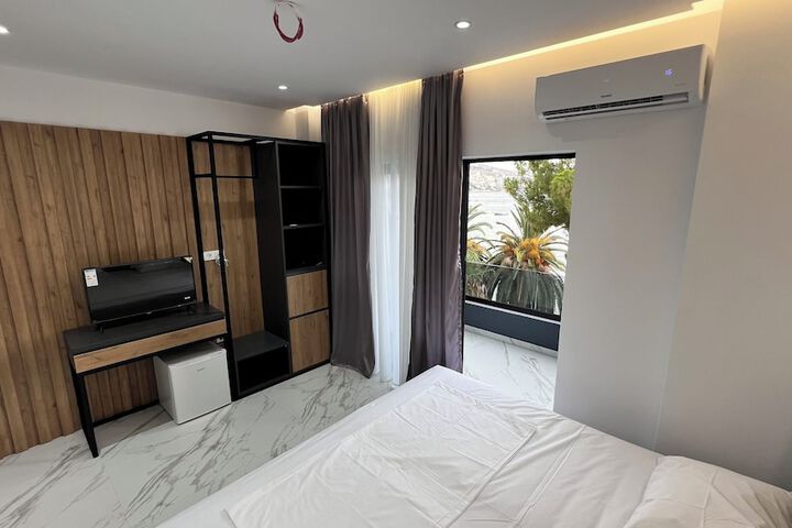 Room 7 of 30