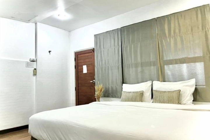 Room 81 of 149
