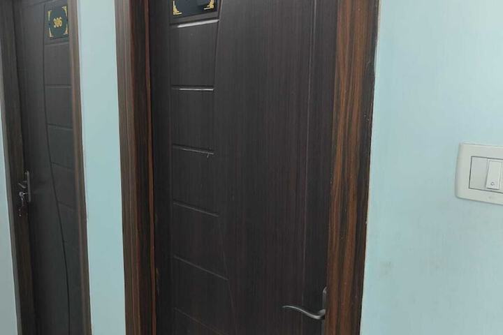 Room 10 of 38