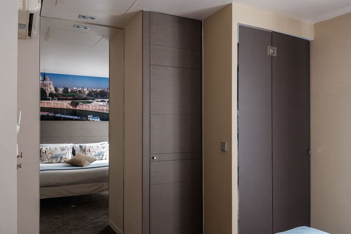 Room 45 of 95
