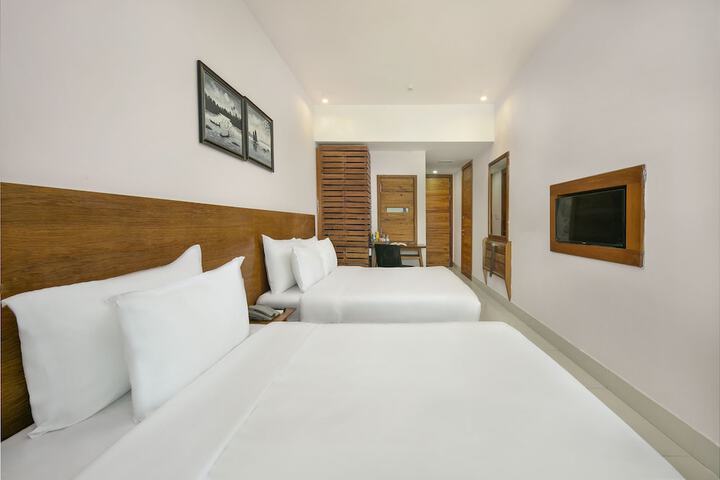 Room 5 of 62