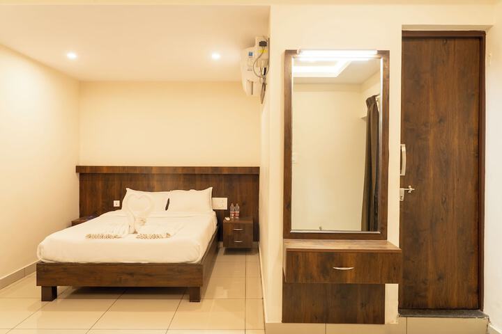 Room 13 of 22