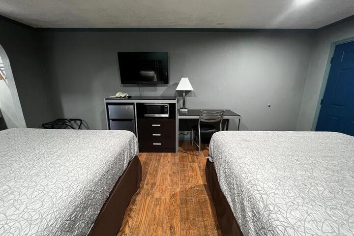 Standard Room, King or Two Doubles (1 of 6)