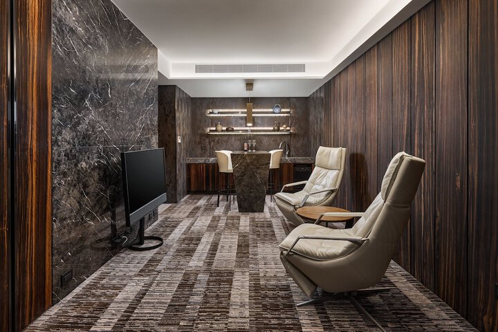 Room 25 of 42