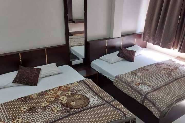 Room 5 of 13